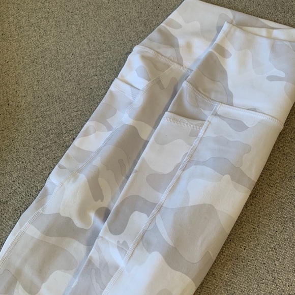 RBX Super Soft White Camo Active Legging NWOT - Picture 5 of 7